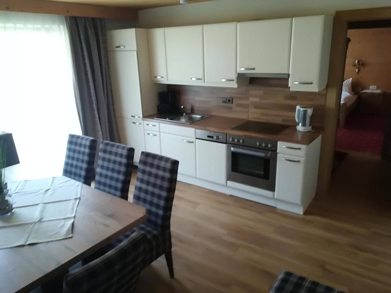 Gastehaus Hochmuth Apartment Майерхофен Екстериор снимка